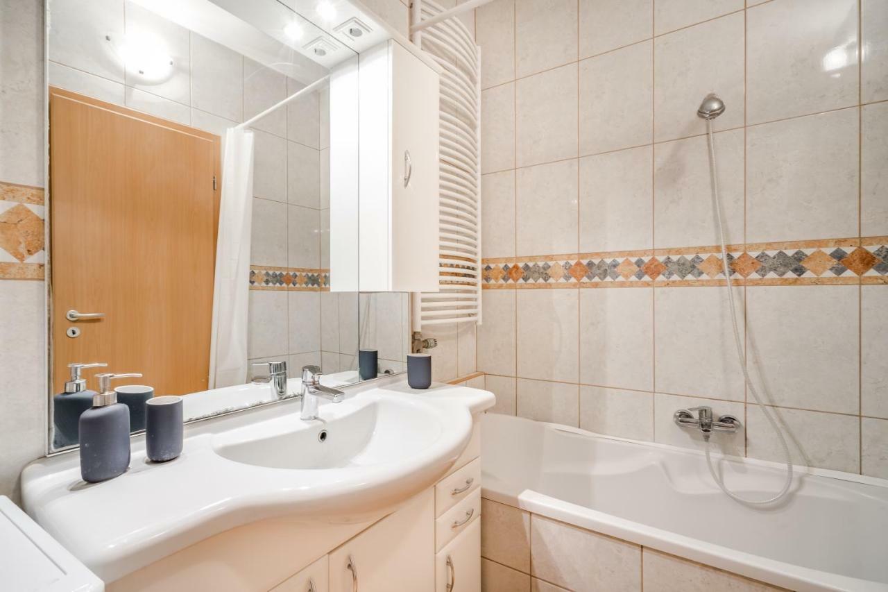 Bpr Vivid Downtown Vibe With Balcony Apartment Будапеща Екстериор снимка